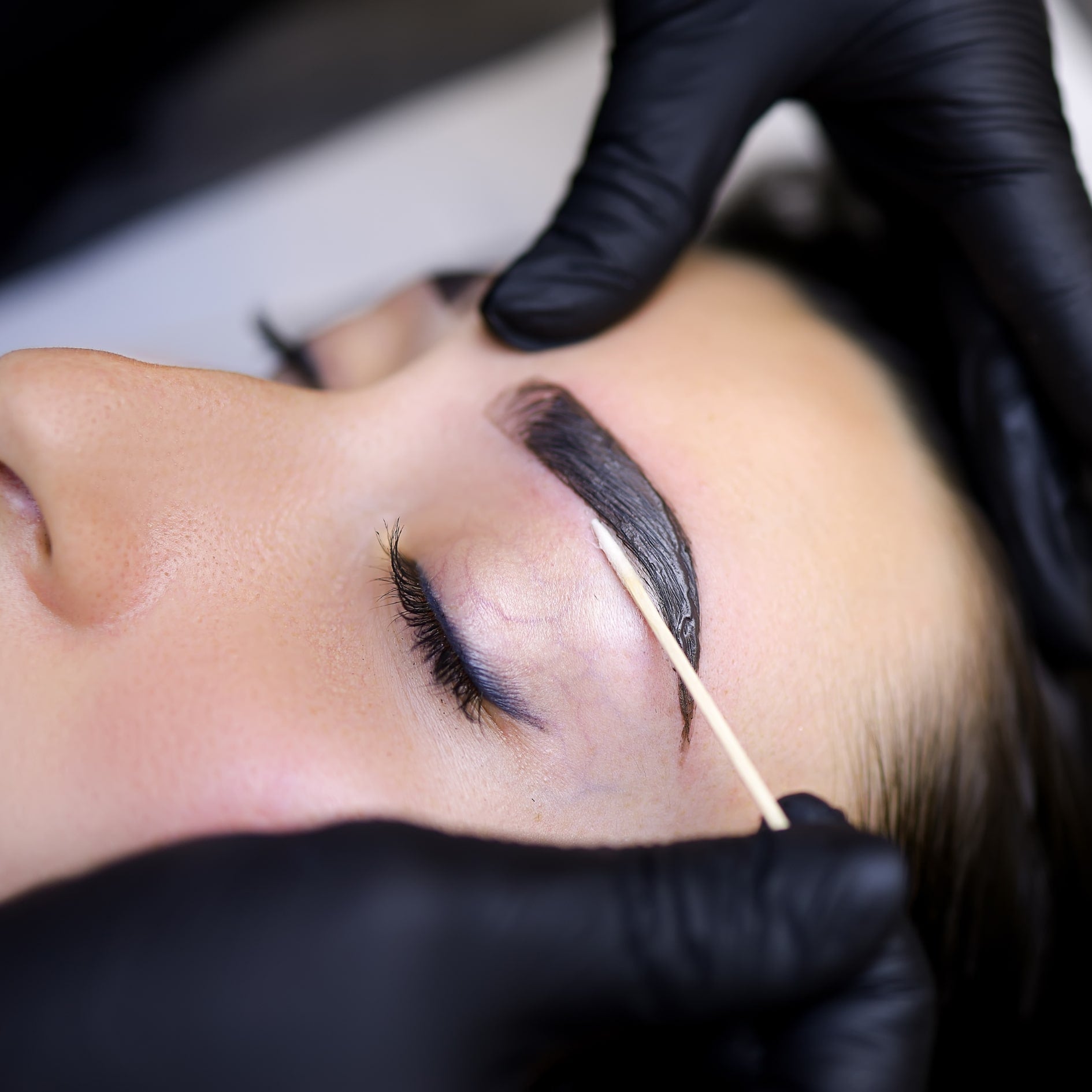 marisa andrei make brows in london